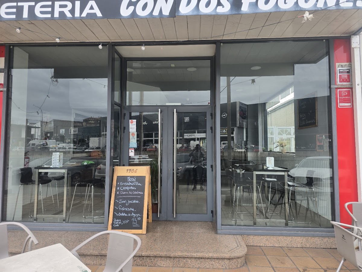Cafetería Con Dos Fogones